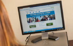 Computer screen featuring FAFSA website