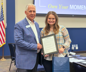 2025 SGA President, Autumn Queen, receives certificate of appreciation